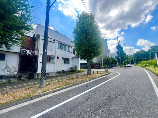 東区白壁二丁目土地の前面道路含む現地写真|北西側前面道路は歩道があります！