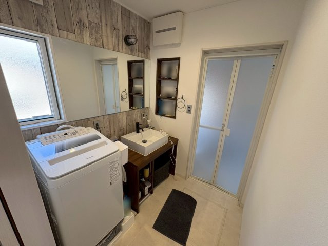 中古戸建　安八郡神戸町神戸　昭和47年築の独立洗面台