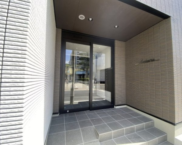 AVIARAのエントランス