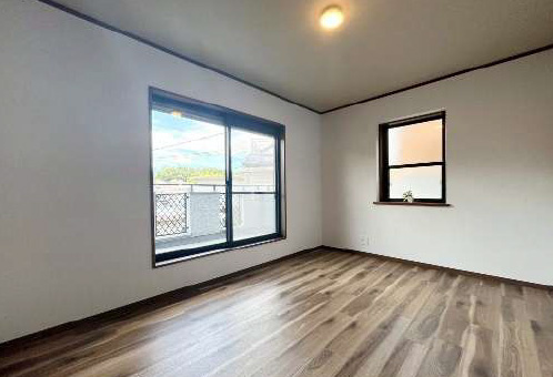 高槻市真上町５丁目戸建の洋室