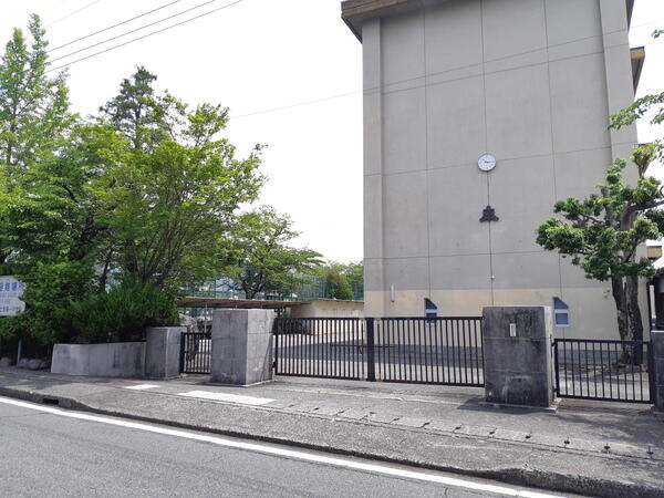 富士宮市星山の中古一戸建|富士宮市立富士宮第…まで2390m