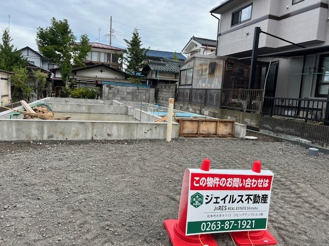 松本市寿北7丁目　第2　新築戸建の前面道路含む現地写真