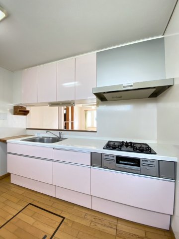 当別町六軒町のキッチン|人気の対面式キッチン！床下収納付き！