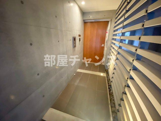 大須APARTMENTのエントランス