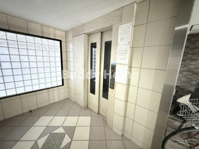 ミレニアムキモトのロビー