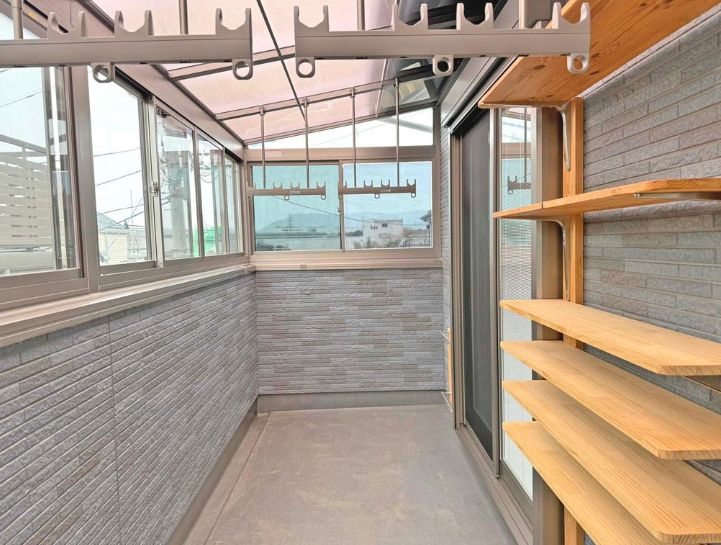 秦野市三屋　中古戸建のバルコニー|サンルーム