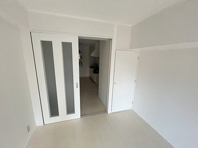 【その他】 | シャンボール天満 | ダイニングキッチンと洋室との間の引き戸