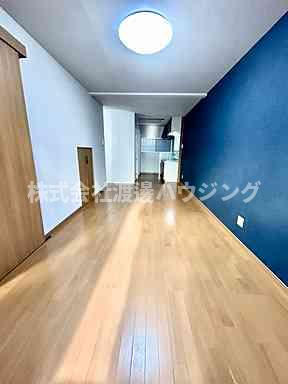 高柳7丁目テラスハウスの居間・リビング