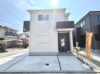 【外観】 | 角地の開放感ある立地♪