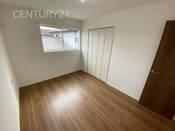 前橋市石倉町3丁目9番 A号棟の洋室|２階の洋室です。