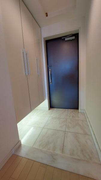 アリストタワー和歌山シティの玄関