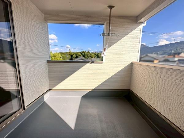紀の川市打田第6-1号棟　新築戸建のバルコニー