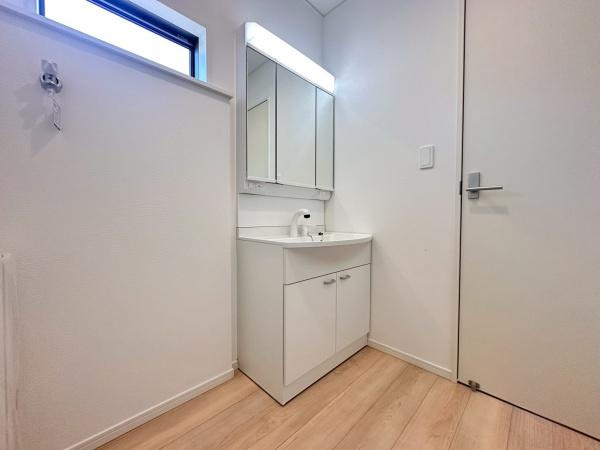 紀の川市打田第6-1号棟　新築戸建の独立洗面台