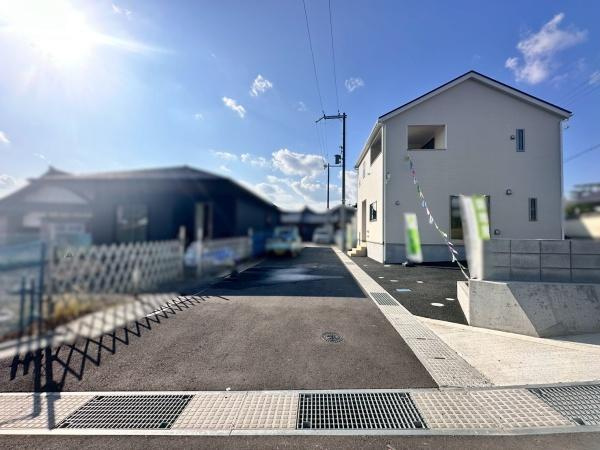紀の川市打田第6-1号棟　新築戸建の前面道路含む現地写真