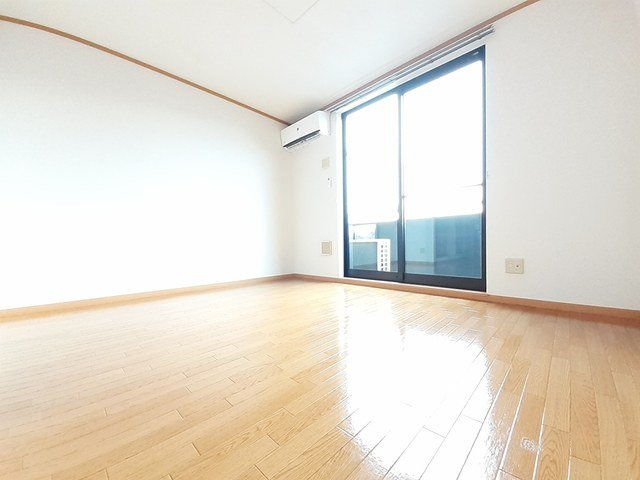 イーストニュータウンＡの居間・リビング