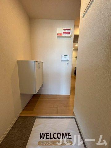 柏崎市松波３丁目のアパートの玄関