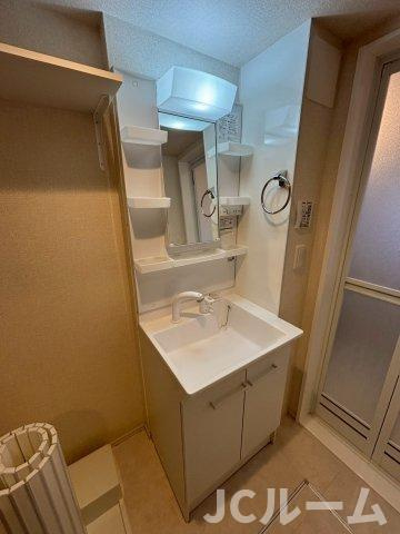 柏崎市松波３丁目のアパートの独立洗面台