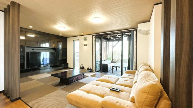 【居間・リビング】 | 淡路市釜口　オーシャンビューのオール電化、築浅住宅