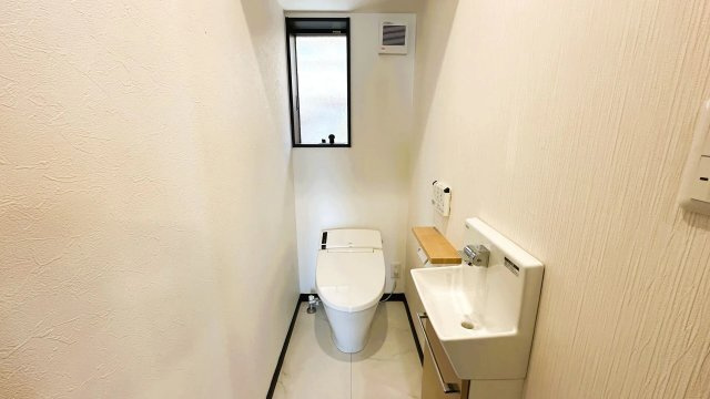 【トイレ】 | 淡路市釜口　オーシャンビューのオール電化、築浅住宅