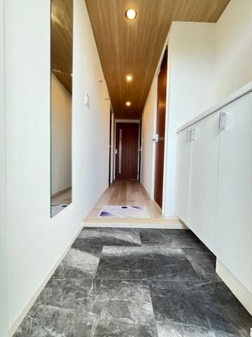 レジディア南千住の玄関