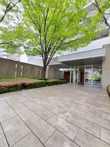 レジディア南千住のエントランス