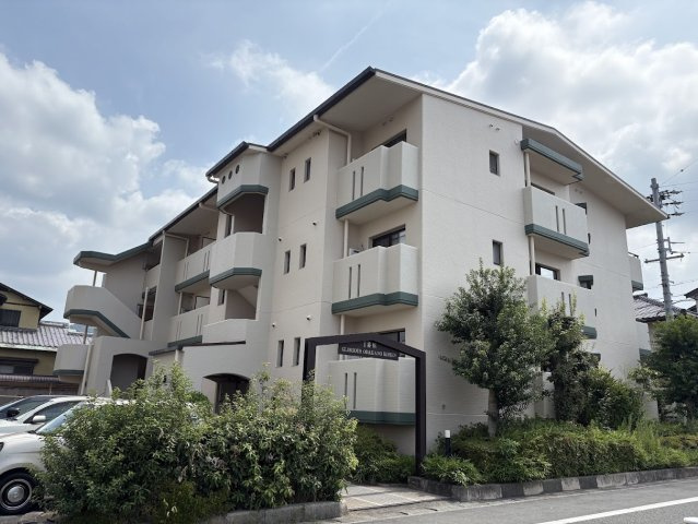 グローリアス小鷹野公園一番の外観|おしゃれな外観です