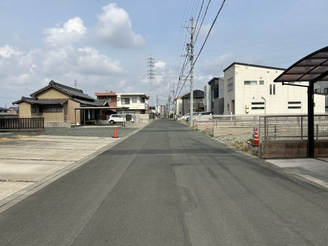 牟呂町字大塚売地の前面道路含む現地写真