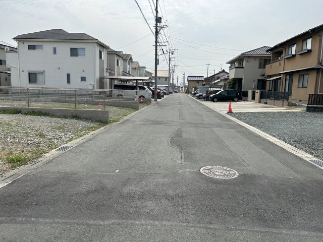 牟呂町字大塚売地の前面道路含む現地写真