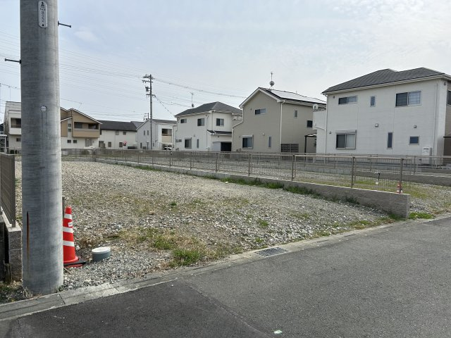 牟呂町字大塚売地の前面道路含む現地写真