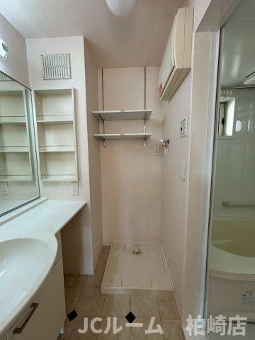 柏崎市新田畑のアパートの洗面所