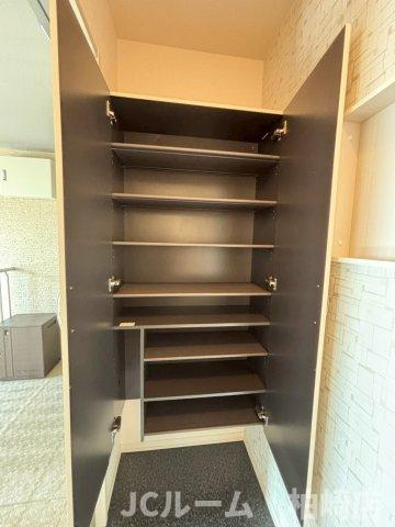 柏崎市新田畑のアパートの収納