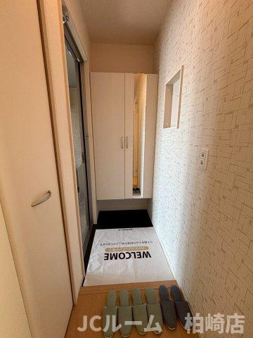 柏崎市新田畑のアパートの玄関