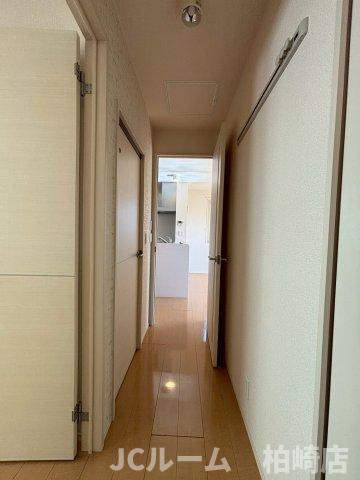 柏崎市新田畑のアパートの内装