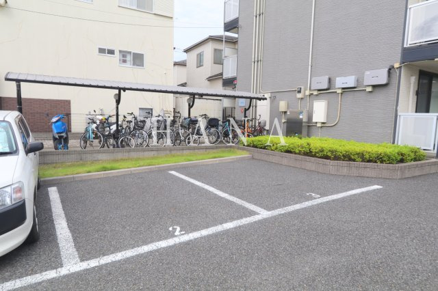 レオパレスＳＨＩＢＩＲＡＫＩの駐車場