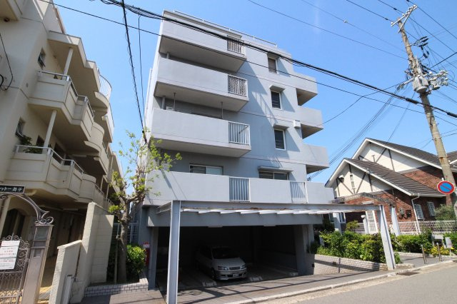 朝日プラザ西舞子の外観