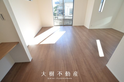 【居間・リビング】 | 綾瀬市早川　新築戸建て　全１棟【仲介手数料無料】