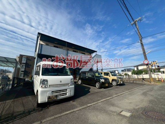 グランベール櫛原の駐車場|駐車場があるので、車を買う予定の方も安心です