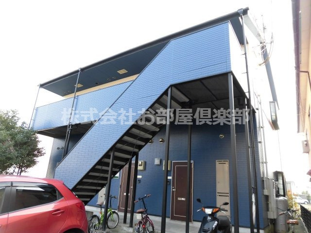 グランベール櫛原の外観|爽やかな色の外観です。