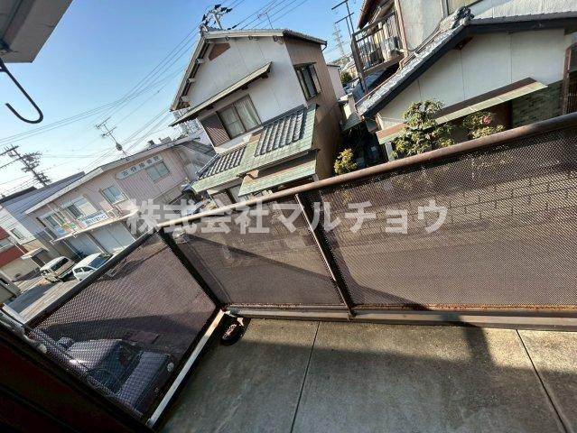 マウンティングッズのバルコニー|バルコニーからの眺めを楽しみながら食事をしませんか