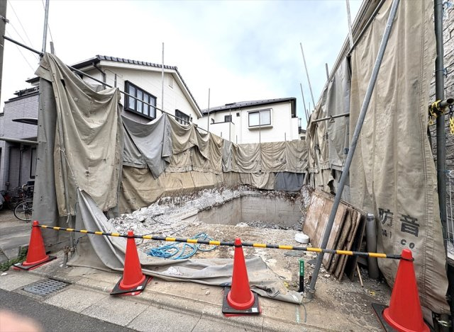 【前面道路含む現地写真】 | 朝霞市三原4丁目　建築条件なし売地　全1区画　(志木本店) | 前面道路の様子