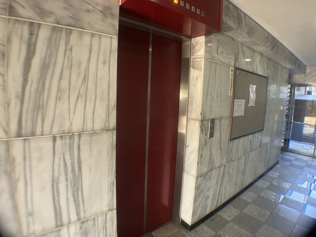 さいたま市桜区大字神田の賃貸マンションのロビー