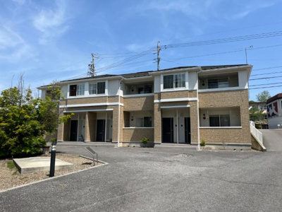 【駐車場】 | コンフォート グリーン ヒルズ | 外観写真（昼）