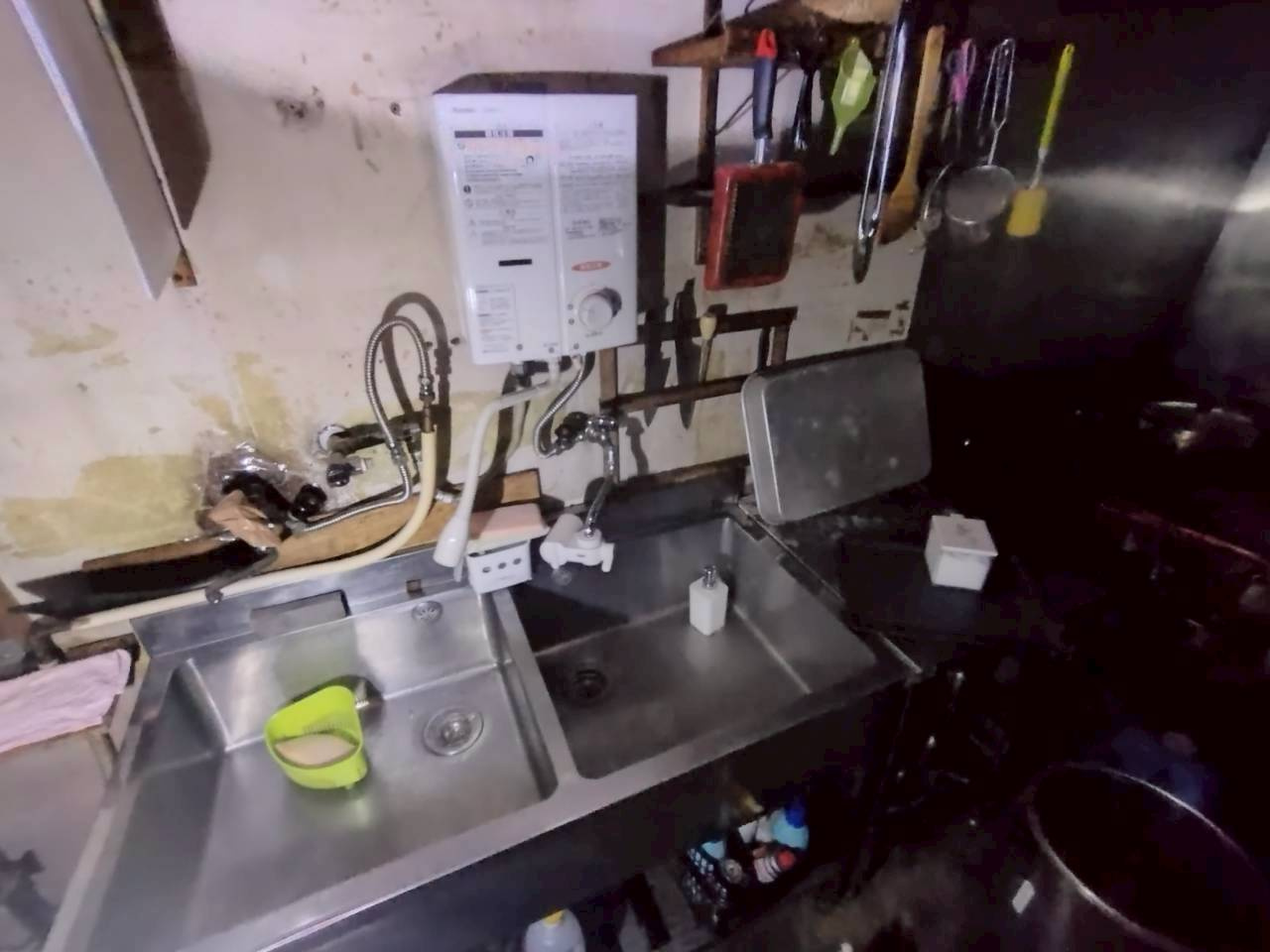 林ビルのキッチン