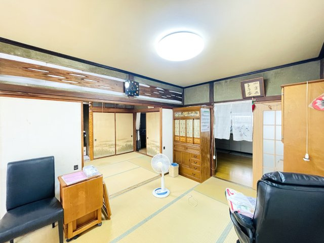 【居間・リビング】 | 本庄市牧西　中古戸建