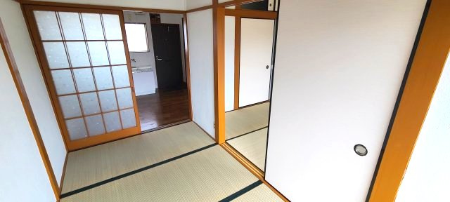 柔らかい畳が心地よい和室