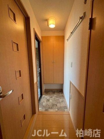 柏崎市大字藤井のアパートの玄関