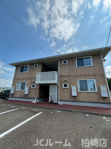 柏崎市大字藤井のアパートの外観