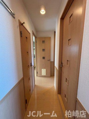 柏崎市大字藤井のアパートの内装