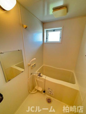柏崎市大字藤井のアパートの浴室