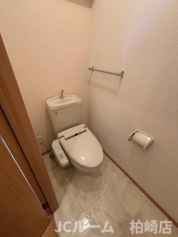 柏崎市大字藤井のアパートのトイレ